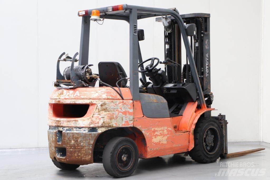 Toyota 02-7FGF30 Plinski viličarji