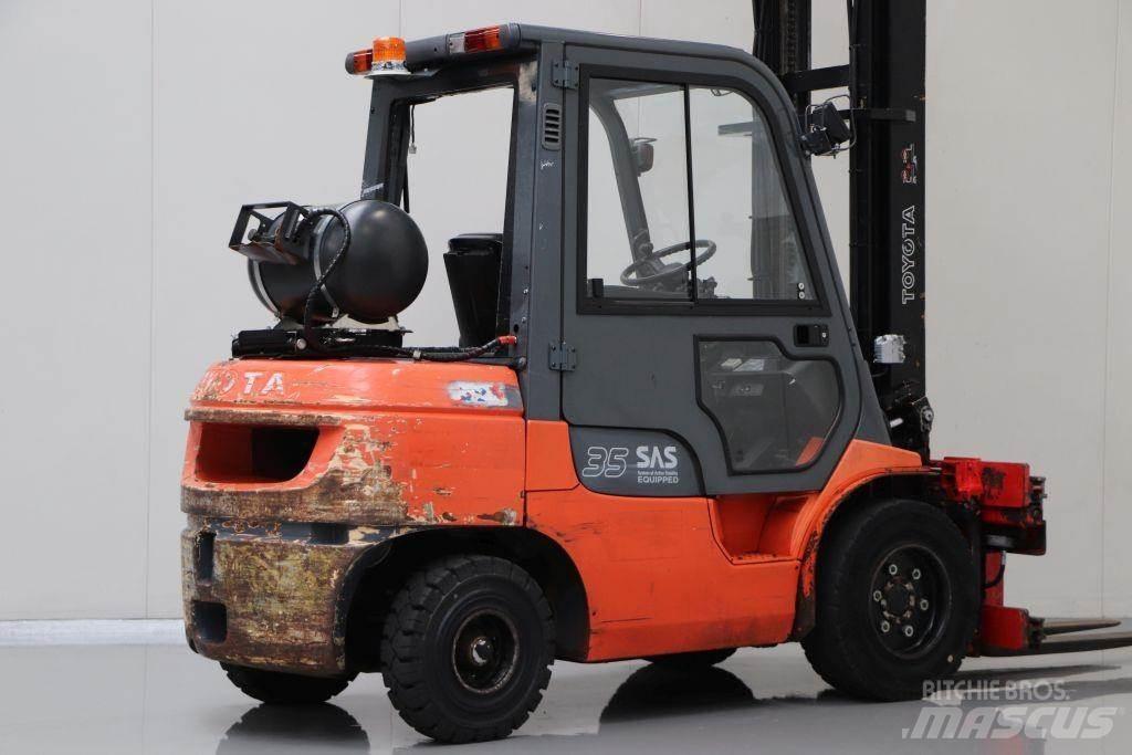 Toyota 02-7FGJF35 Plinski viličarji