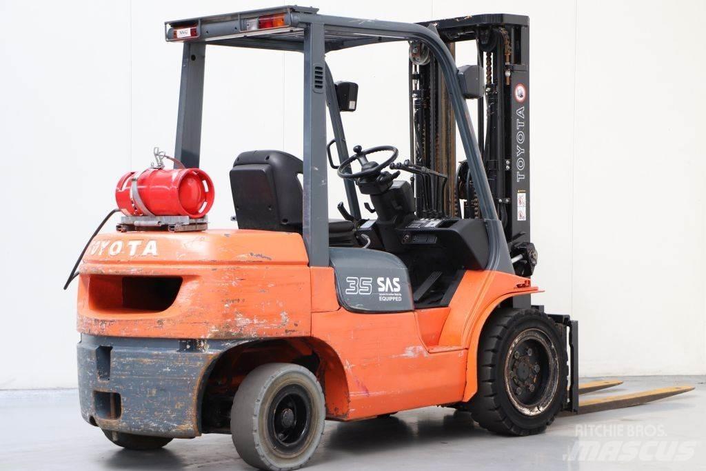 Toyota 02-7FGJF35 Plinski viličarji