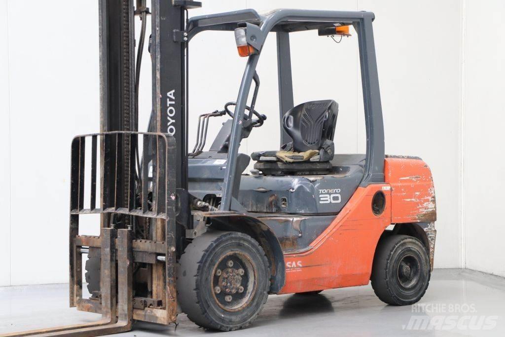 Toyota 02-8FDF30 Dizelski viličarji