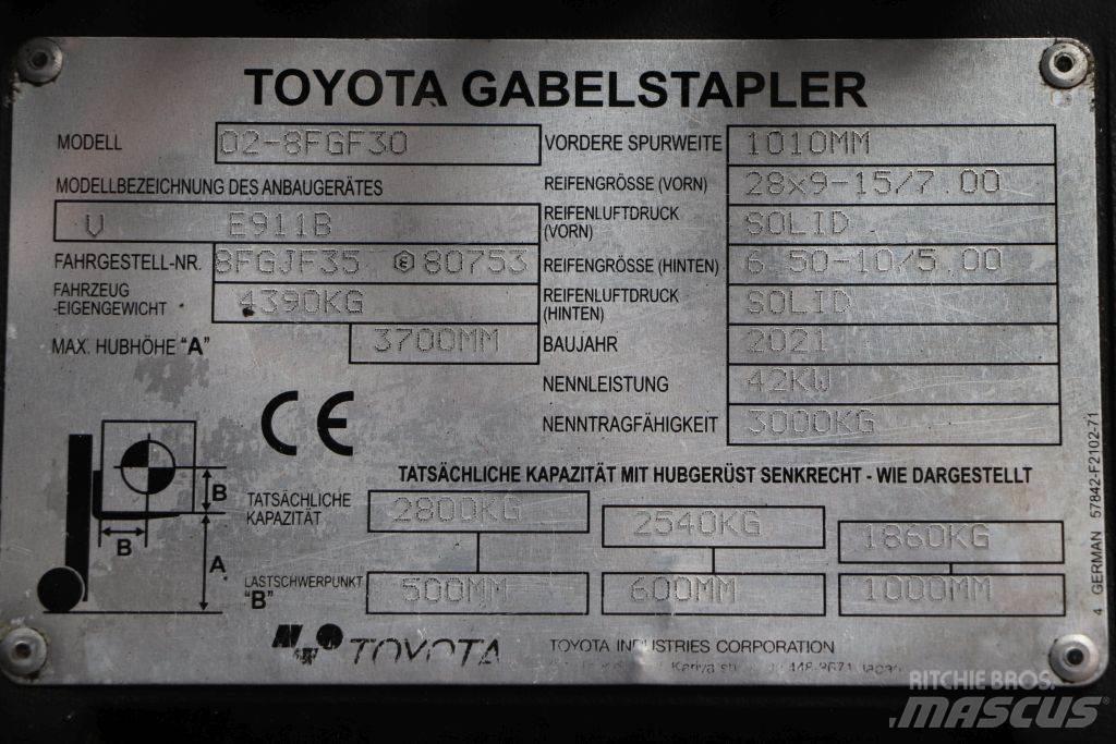 Toyota 02-8FGF30 Plinski viličarji