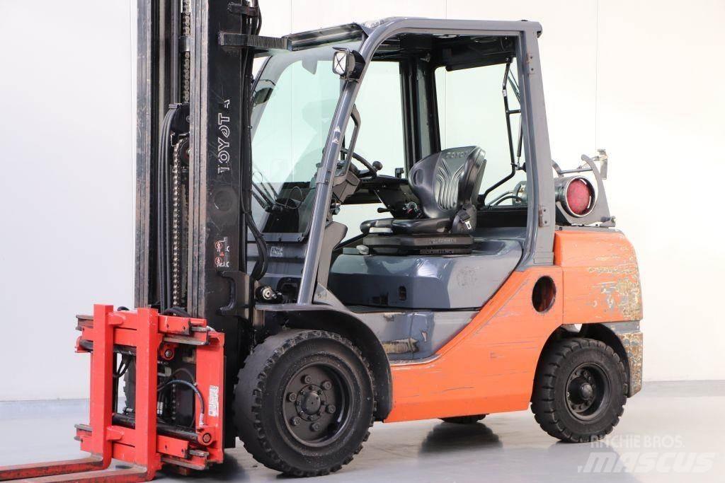 Toyota 02-8FGJF35 Plinski viličarji
