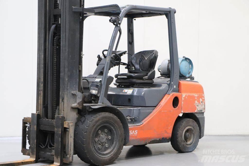 Toyota 02-8FGJF35 Plinski viličarji