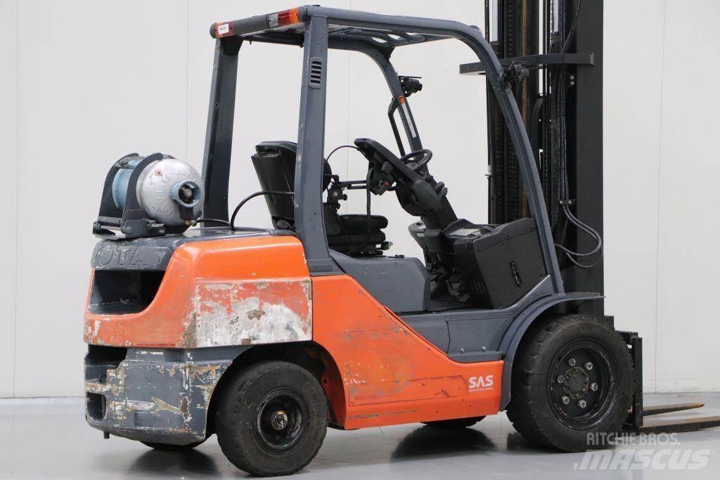 Toyota 02-8FGJF35 Plinski viličarji