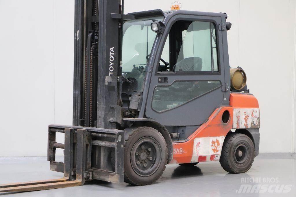 Toyota 02-8FGJF35 Plinski viličarji
