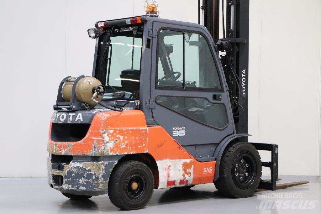 Toyota 02-8FGJF35 Plinski viličarji