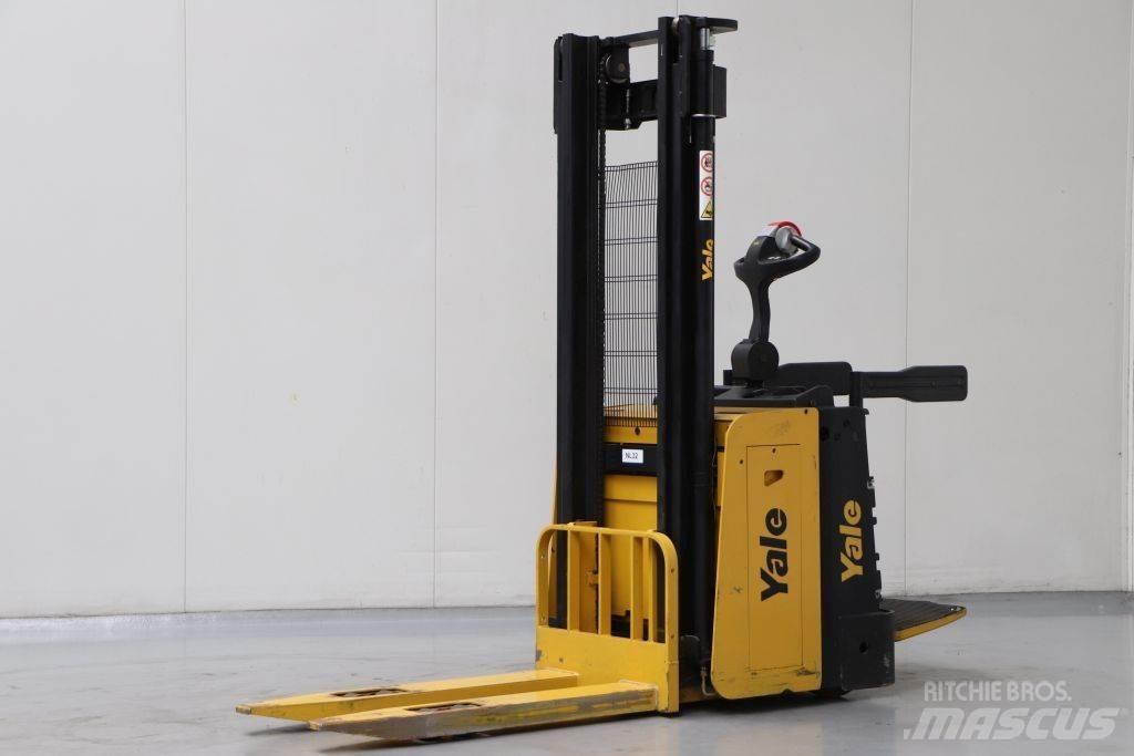 Yale MS12X Ročni električni viličar