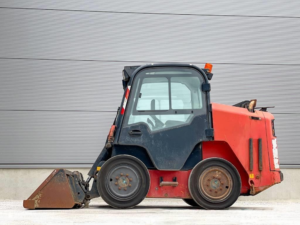 JCB R260 Skid steer mini nakladalci