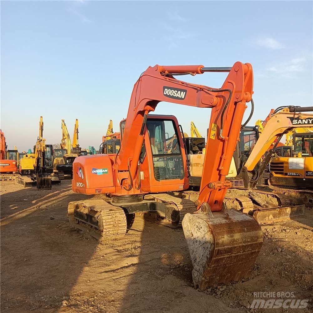 Doosan DH 70 Bagri goseničarji