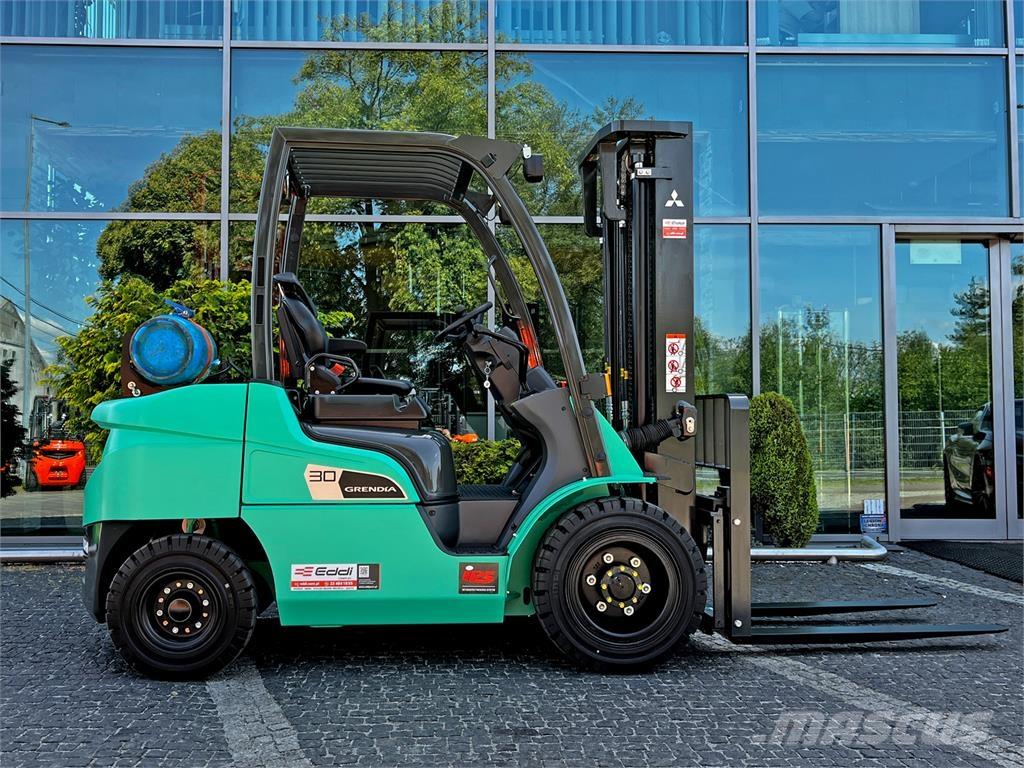 Mitsubishi FG30N Plinski viličarji