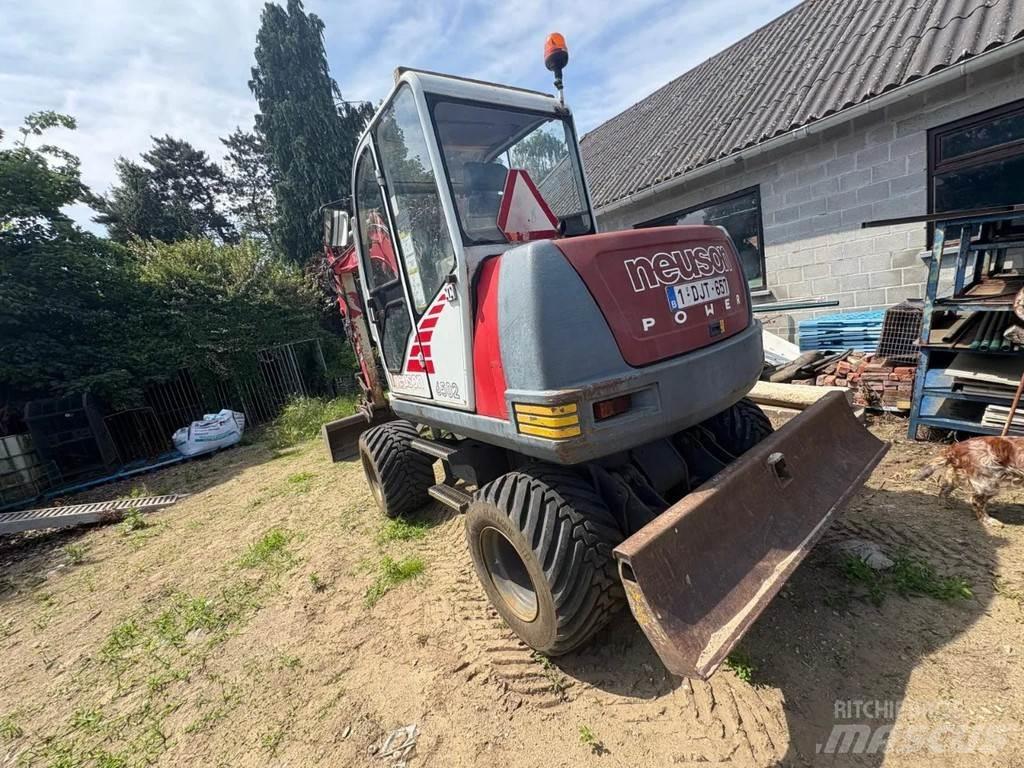 Neuson 6502WD Bagri na kolesih
