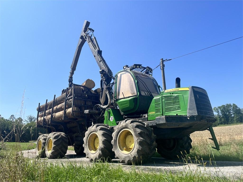 John Deere 1210E Forwarderji