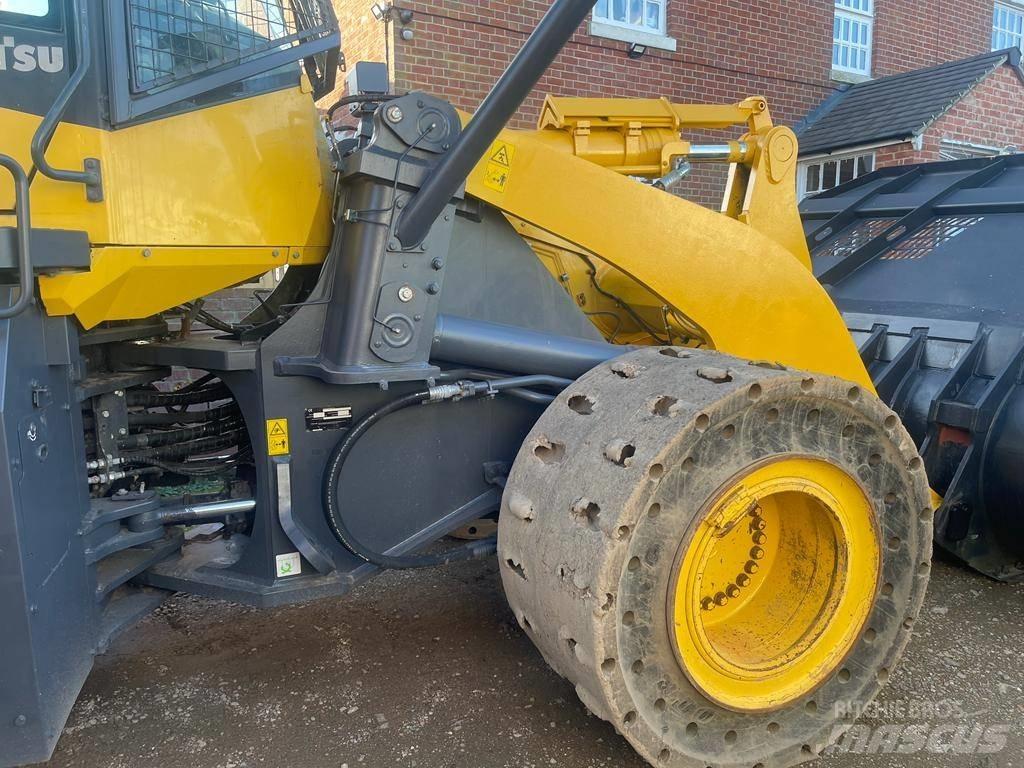 Komatsu WA 470 Kolesni nakladalci