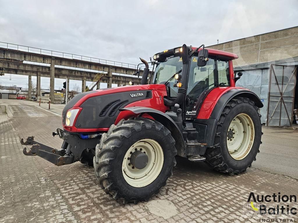 Valtra T213V Traktorji
