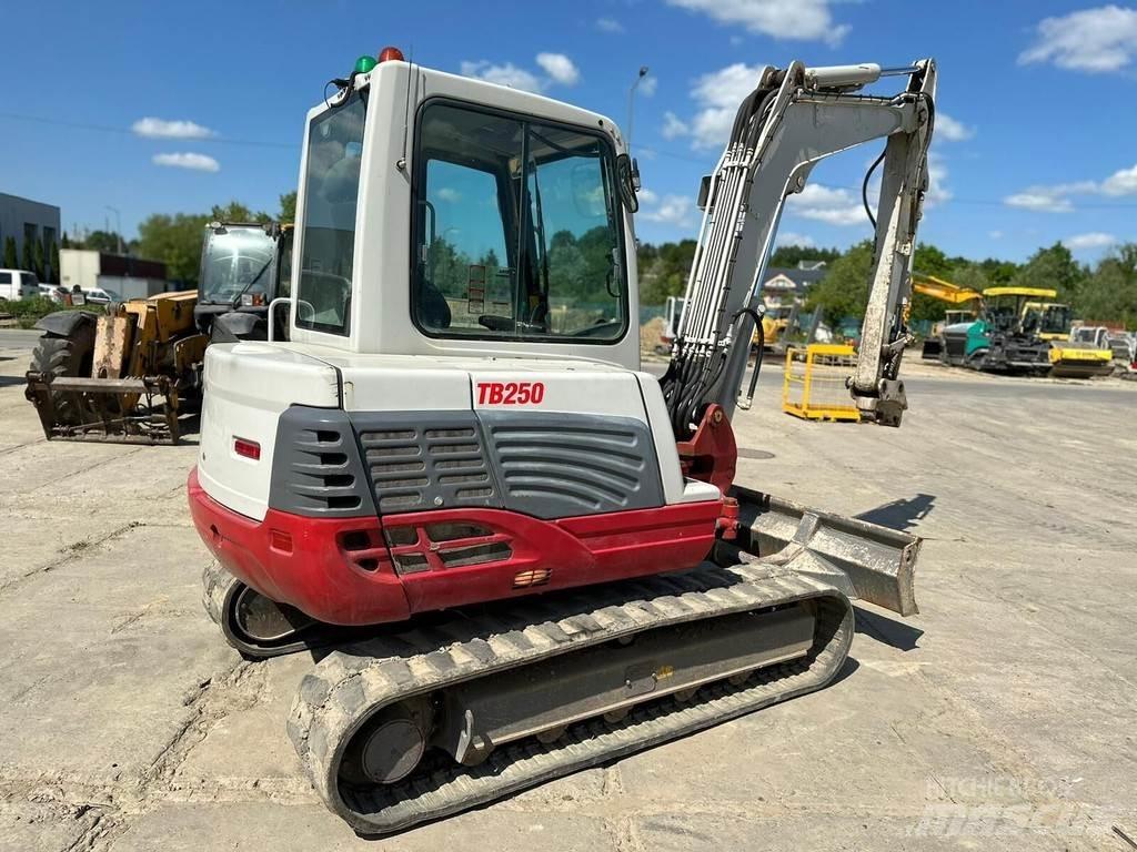 Takeuchi TB250 Mini bagri <7t