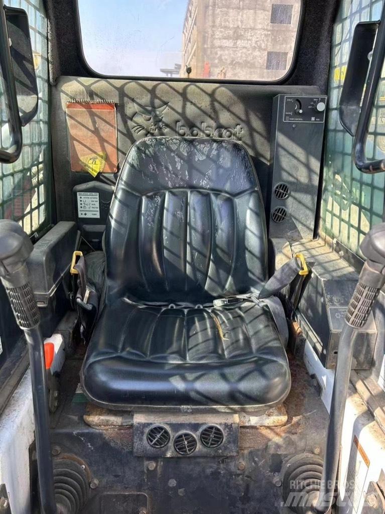 Bobcat S 753 Skid steer mini nakladalci
