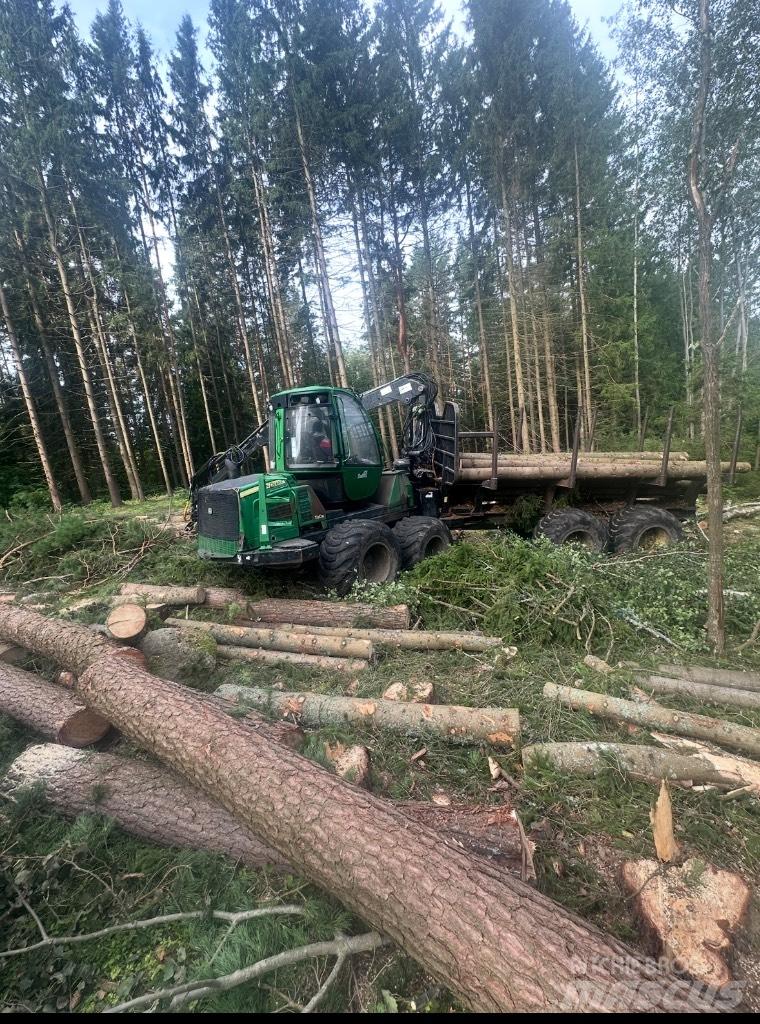 John Deere 1110 E Forwarderji