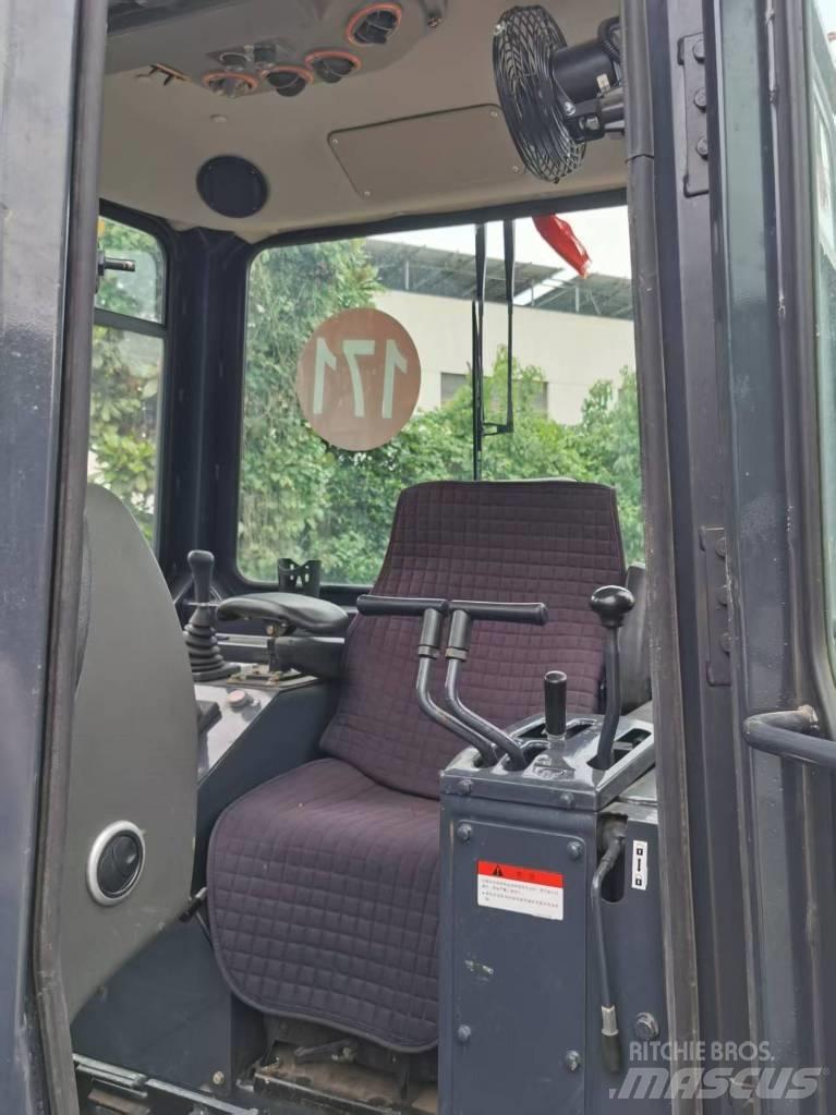 Shantui SD 22 Buldožerji goseničarji