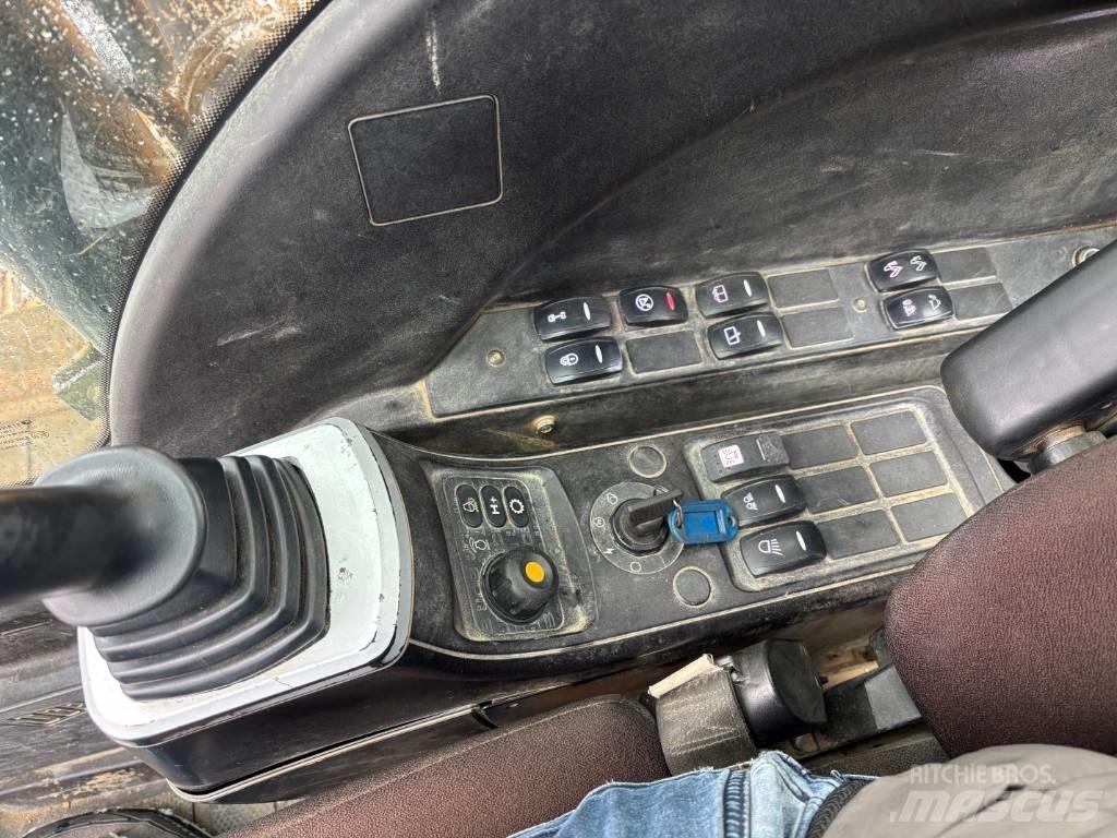 JCB 145LC Bagri goseničarji