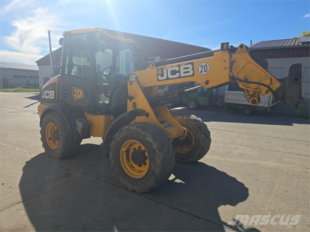 JCB TM 220 Kolesni nakladalci