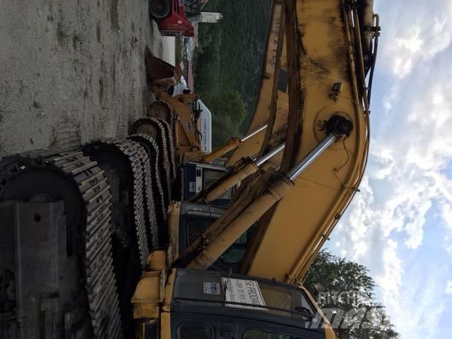 Komatsu 450 Bagri goseničarji