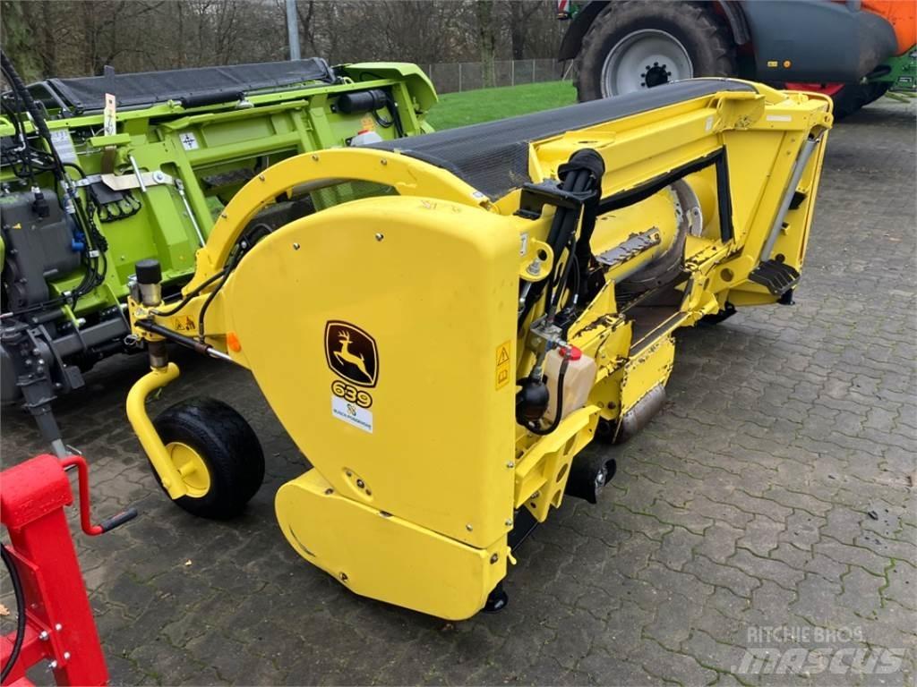 John Deere 8300i Kombajni za krmo
