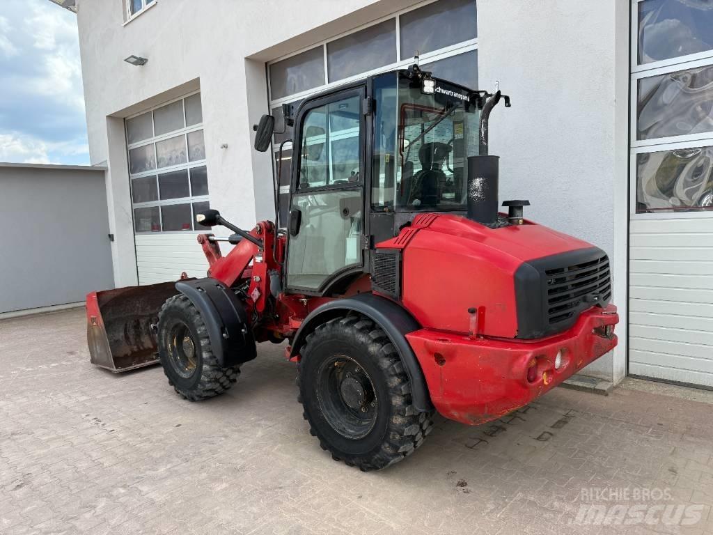 CAT 908 H Kolesni nakladalci