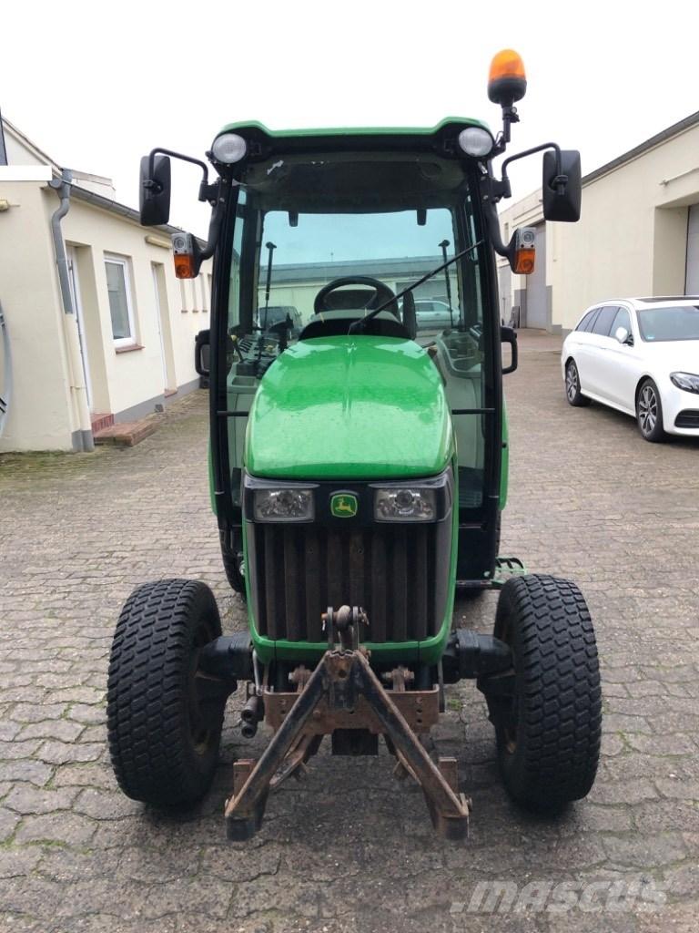 John Deere 3320 Manjši traktorji