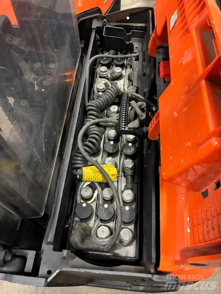 Toyota SWE120L Ročni električni viličar