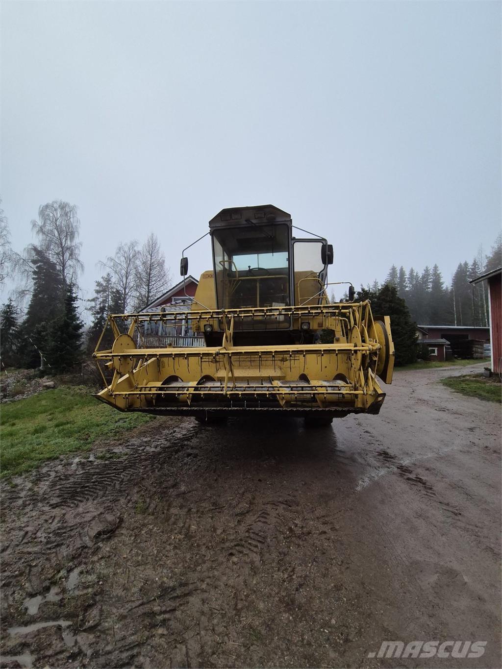 New Holland 8030 Kombajni