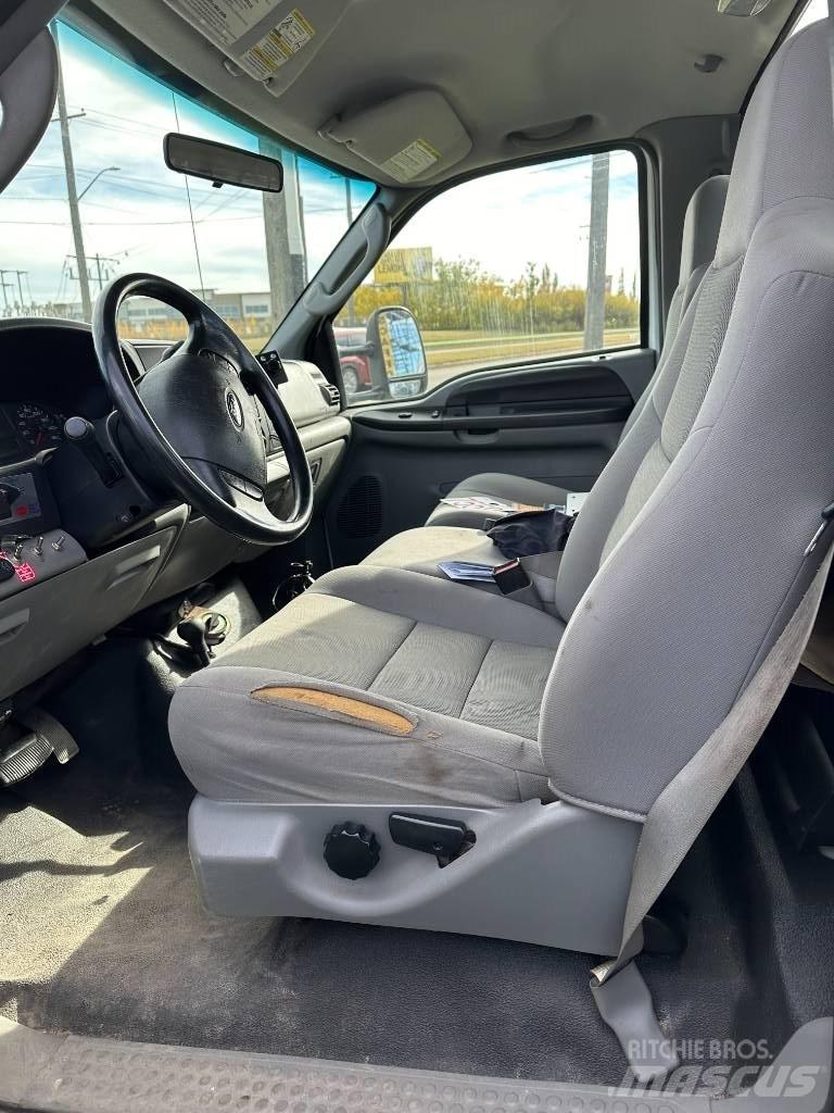 Ford F 550 XLT Tovornjaki s kesonom/platojem