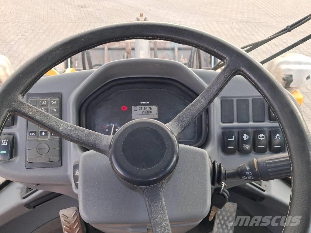 Volvo L 30 G Kolesni nakladalci