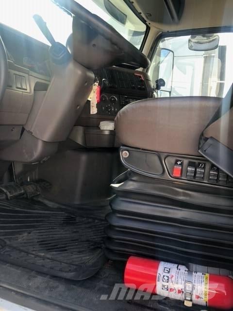 Volvo VNL Vlačilci