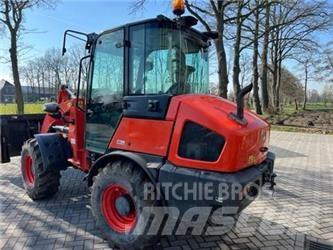 Kubota R 082 Kolesni nakladalci