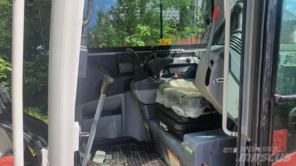 Takeuchi TB230 Mini bagri <7t