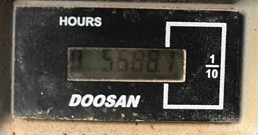 Doosan DX 235 Bagri goseničarji