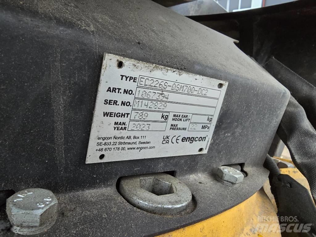 Komatsu PC 228 US-11 Bagri goseničarji