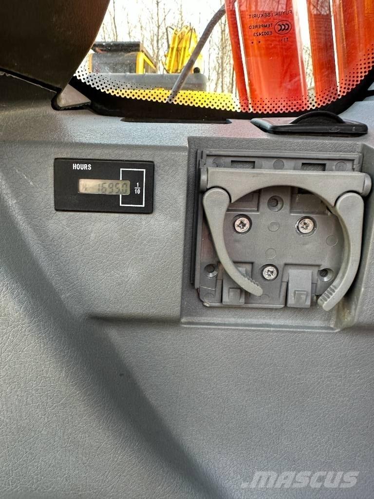 Doosan DX140 Bagri goseničarji