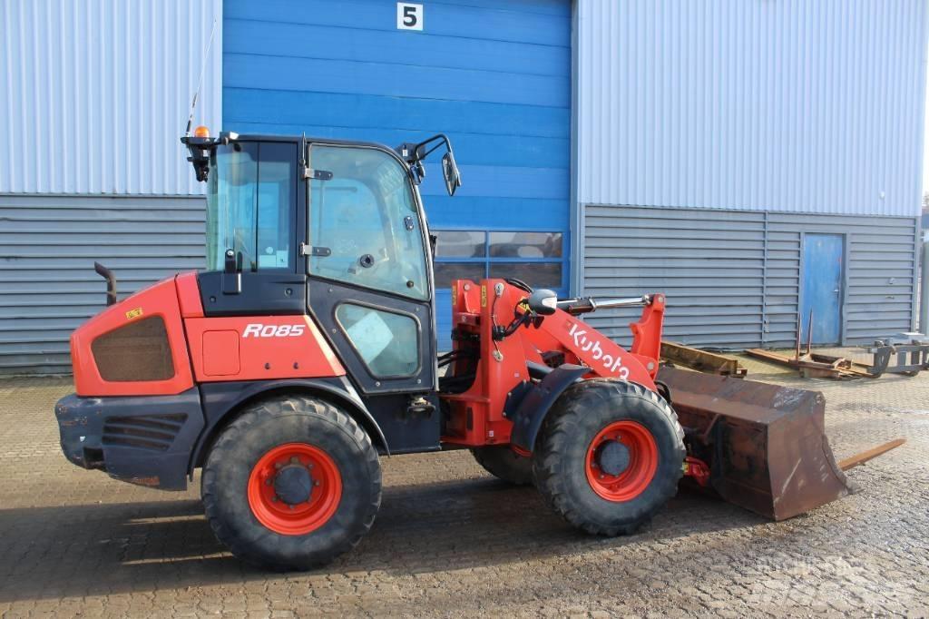 Kubota R085 Kolesni nakladalci