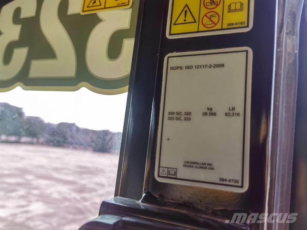 CAT 2022 CAT 323 Bagri na kolesih
