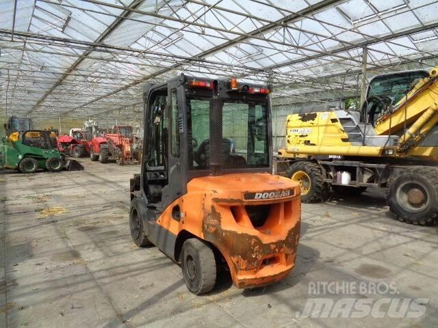 Doosan D35C-7 Dizelski viličarji
