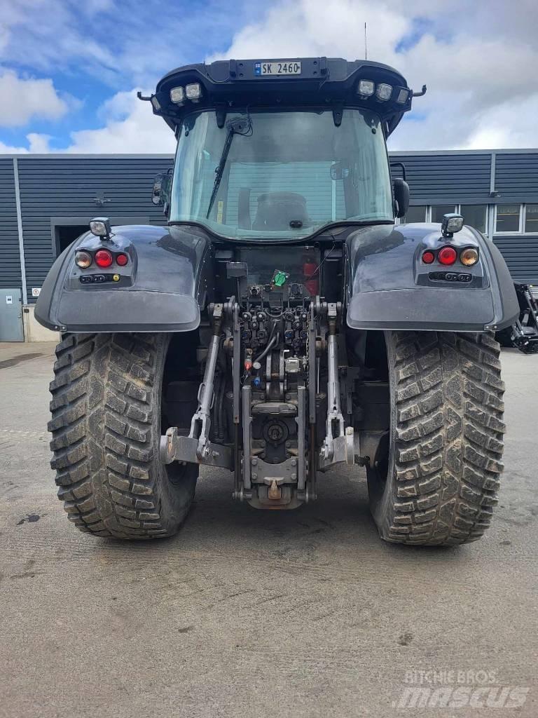 Valtra S 233 Traktorji