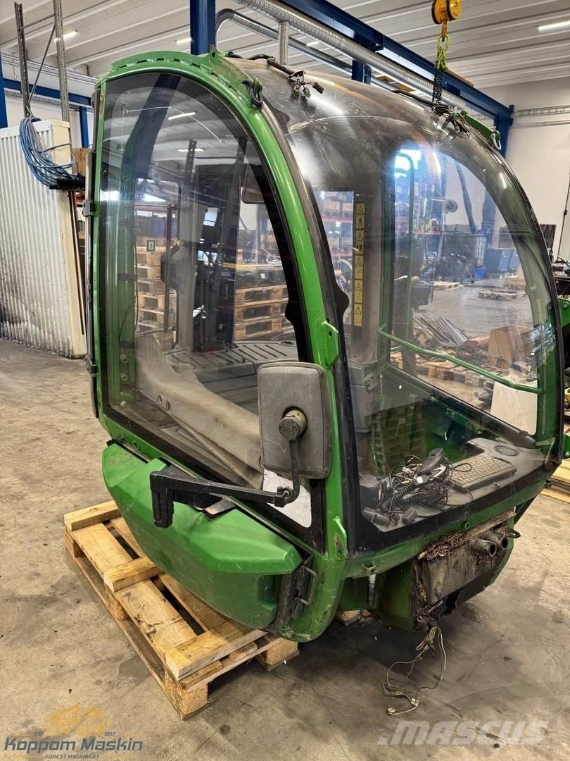 John Deere 1210E Kabine in notranjost