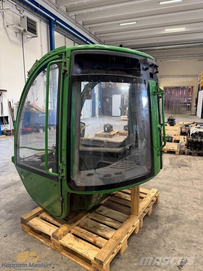 John Deere 1210E Kabine in notranjost