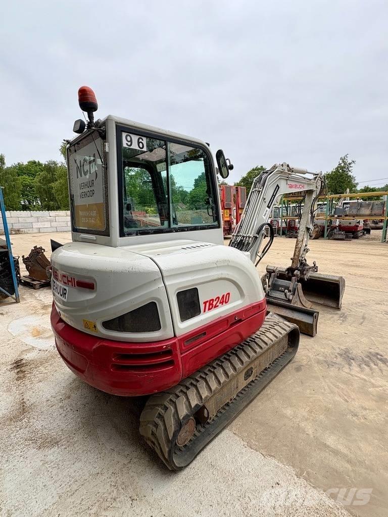 Takeuchi TB 240 Mini bagri <7t
