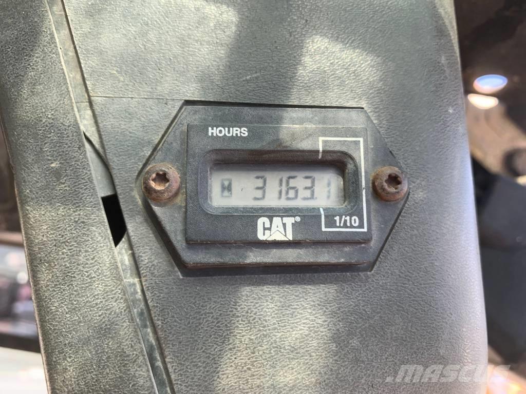 CAT 277 Skid steer mini nakladalci