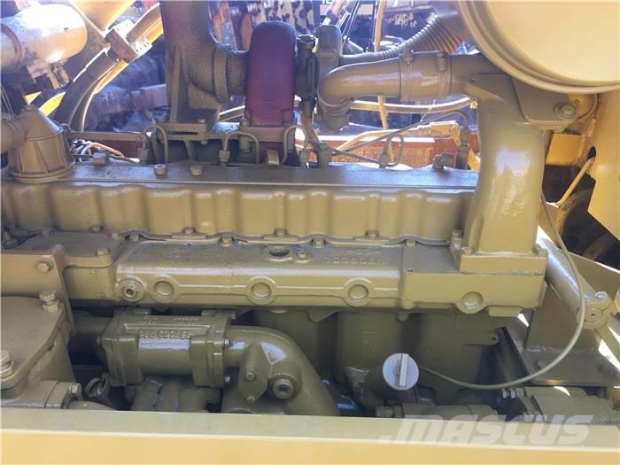 CAT D 6 D Buldožerji goseničarji