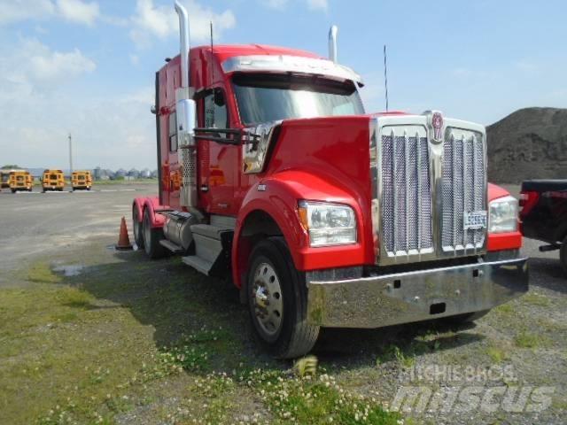 Kenworth W 990 Vlačilci