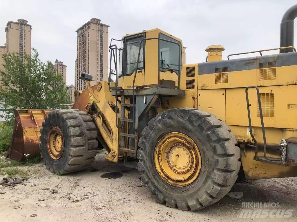 Komatsu WA 600-3 Kolesni nakladalci