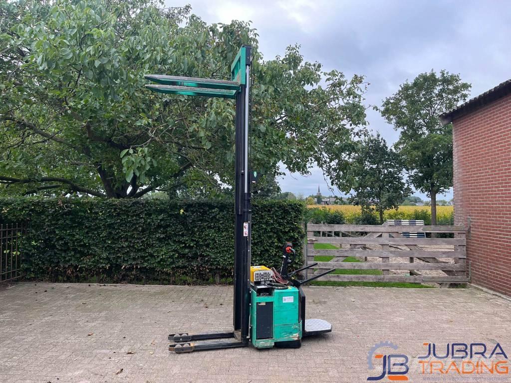 Mitsubishi SB12V Električni nizko dvižni viličar s stojiščem